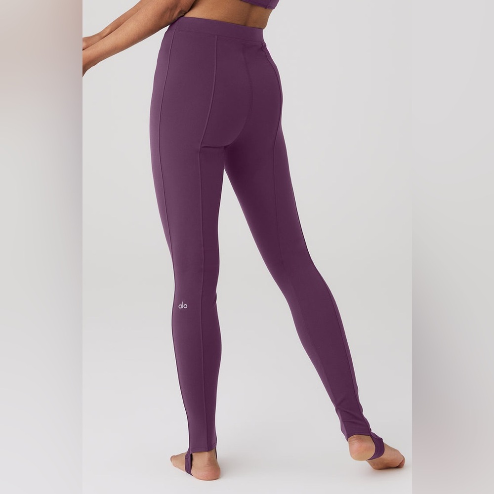 ALO Yoga Women's Purple Stirrup Leggings